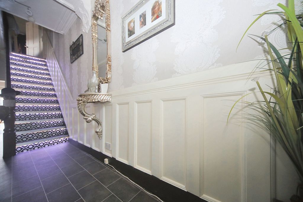 Property photo 3 of 24