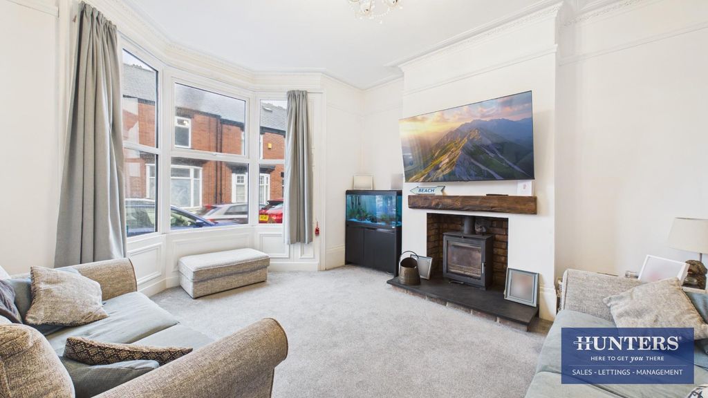 Property photo 3 of 20 Living Room