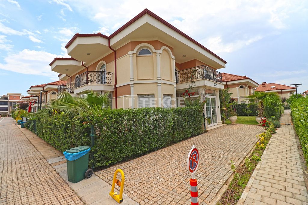 Property photo 2 of 50