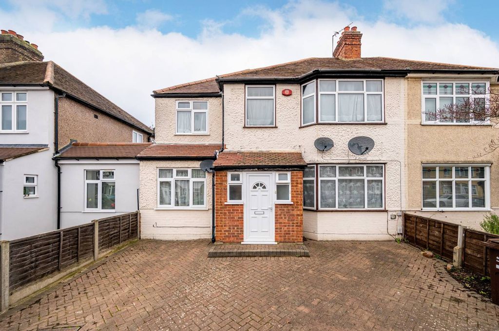 Property photo 2 of 13