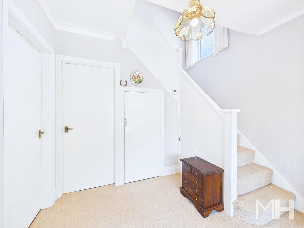 Property photo 3 of 25 Hallway