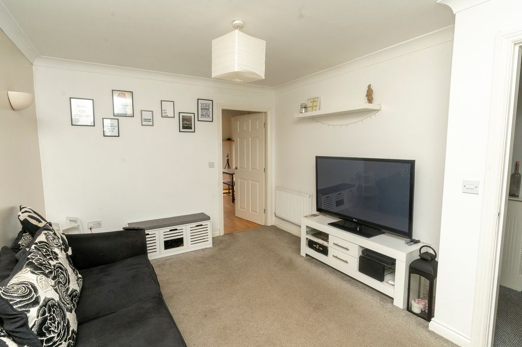 Property photo 2 of 22