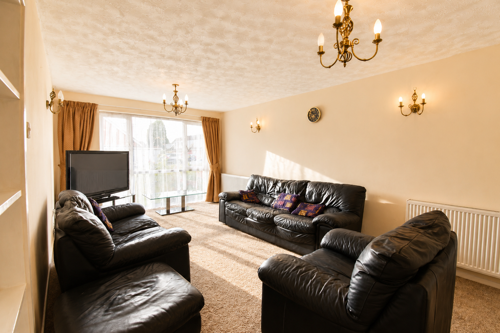 Property photo 2 of 18