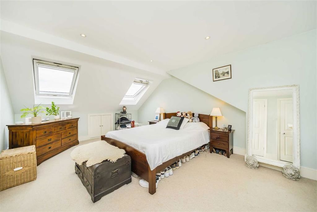 Property photo 3 of 13