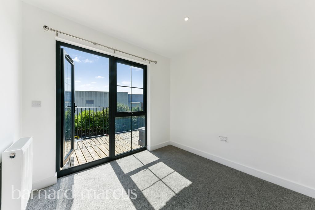 Property photo 2 of 6 Bedroom 1