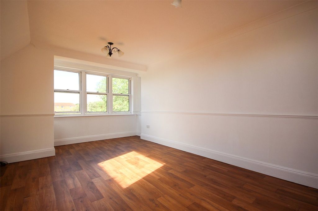 Property photo 3 of 7 Picture No. 04