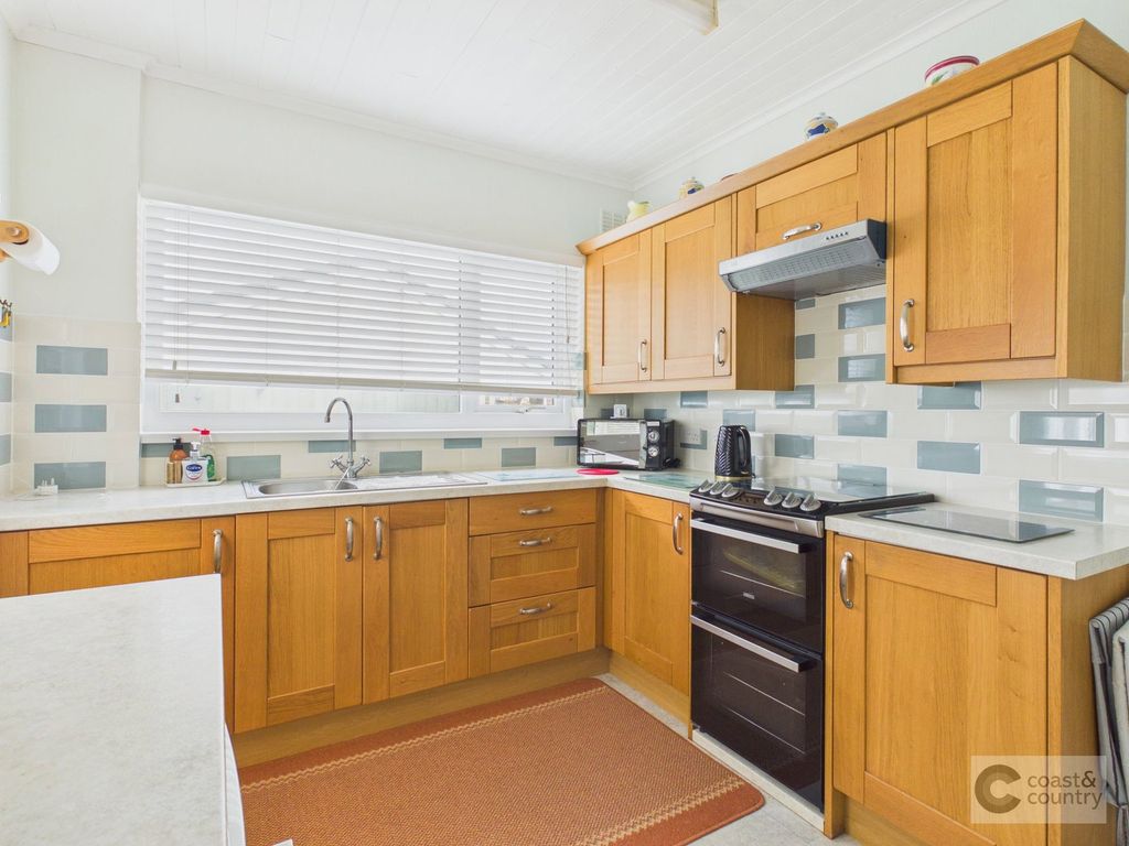 Property photo 3 of 28