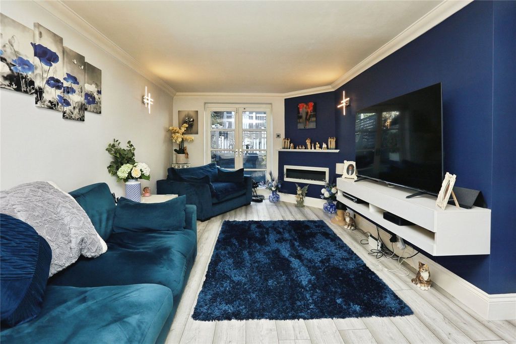 Property photo 2 of 28 Picture No. 09