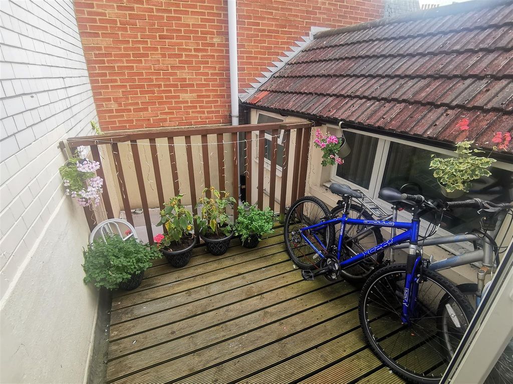 Property photo 3 of 8