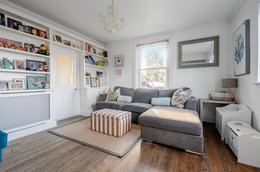 Property photo 2 of 19