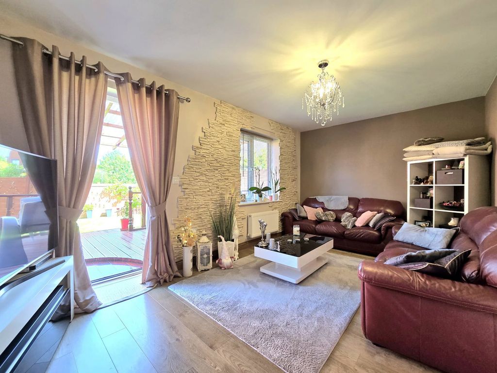 Property photo 2 of 36