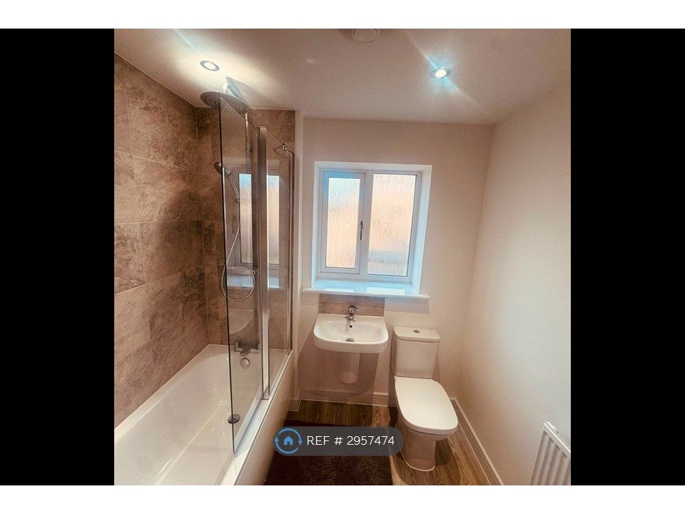 Property photo 2 of 6 Bathroom