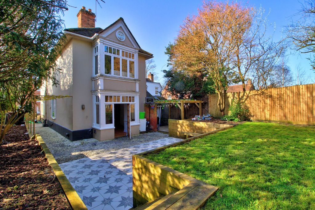 Property photo 2 of 26