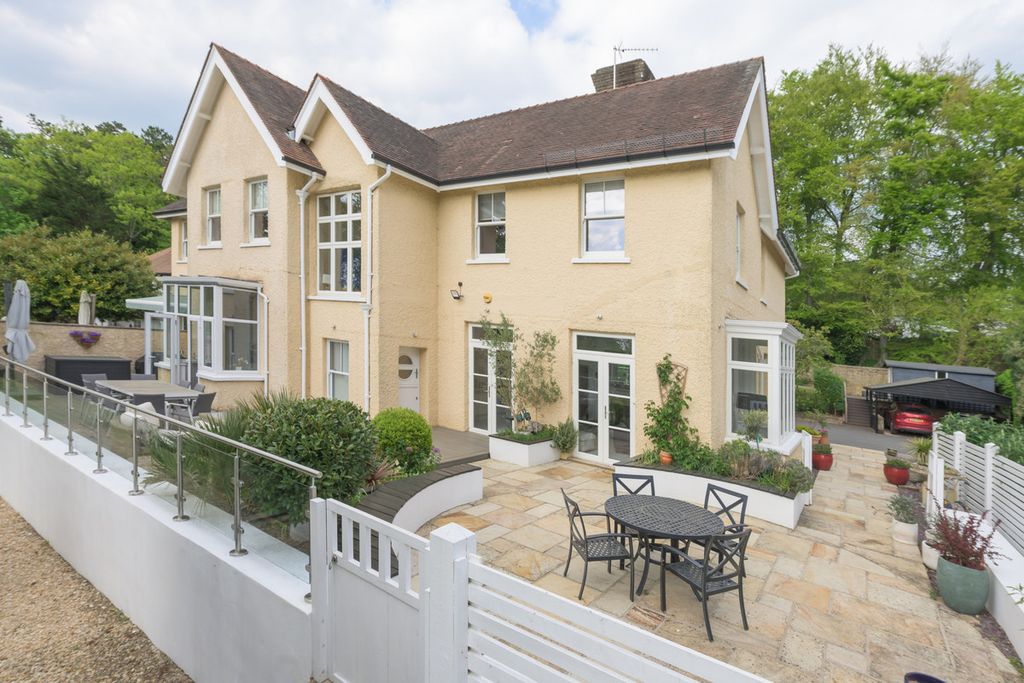 Property photo 1 of 37