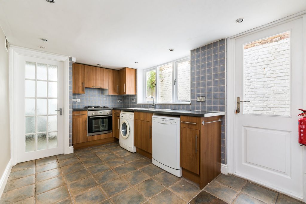 Property photo 3 of 13