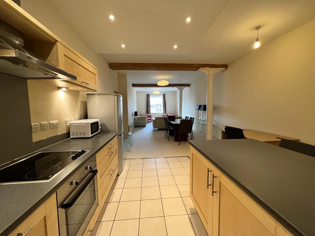 Property photo 3 of 13 Kitchen