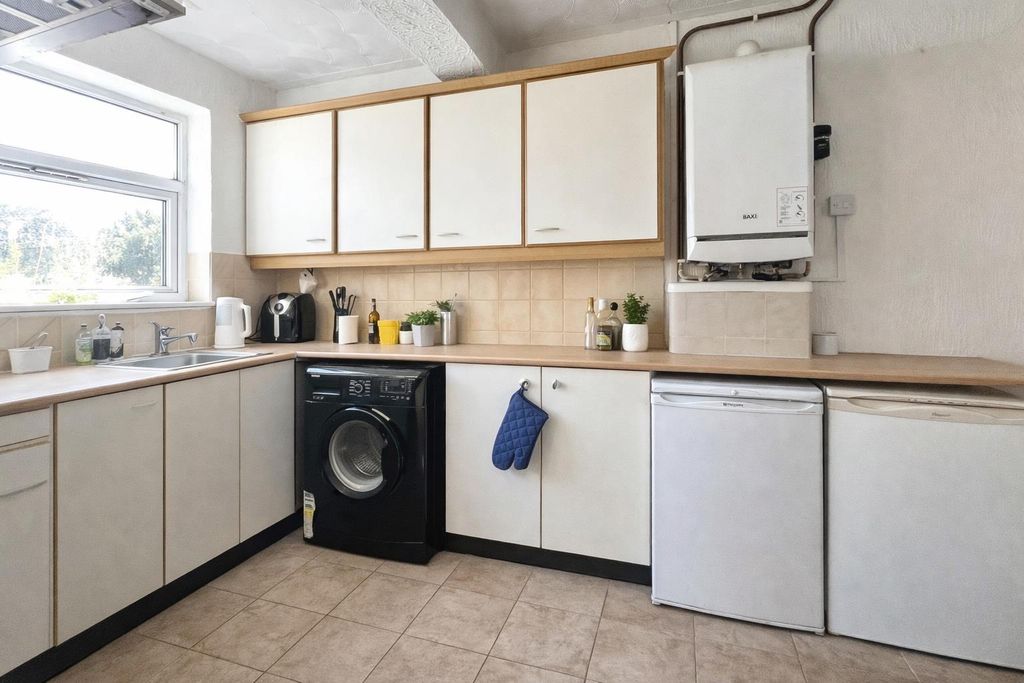 Property photo 2 of 6 Chatgpt Image Mar 3, 2026, 01_40_44 Pm.Png