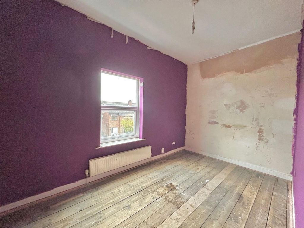 Property photo 2 of 7 Bedroom 1.Jpg