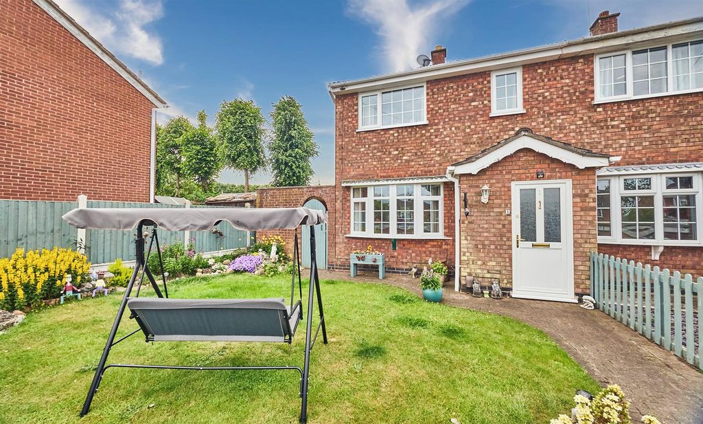 Property photo 1 of 14 The Beeches Blue Sky 2.Png