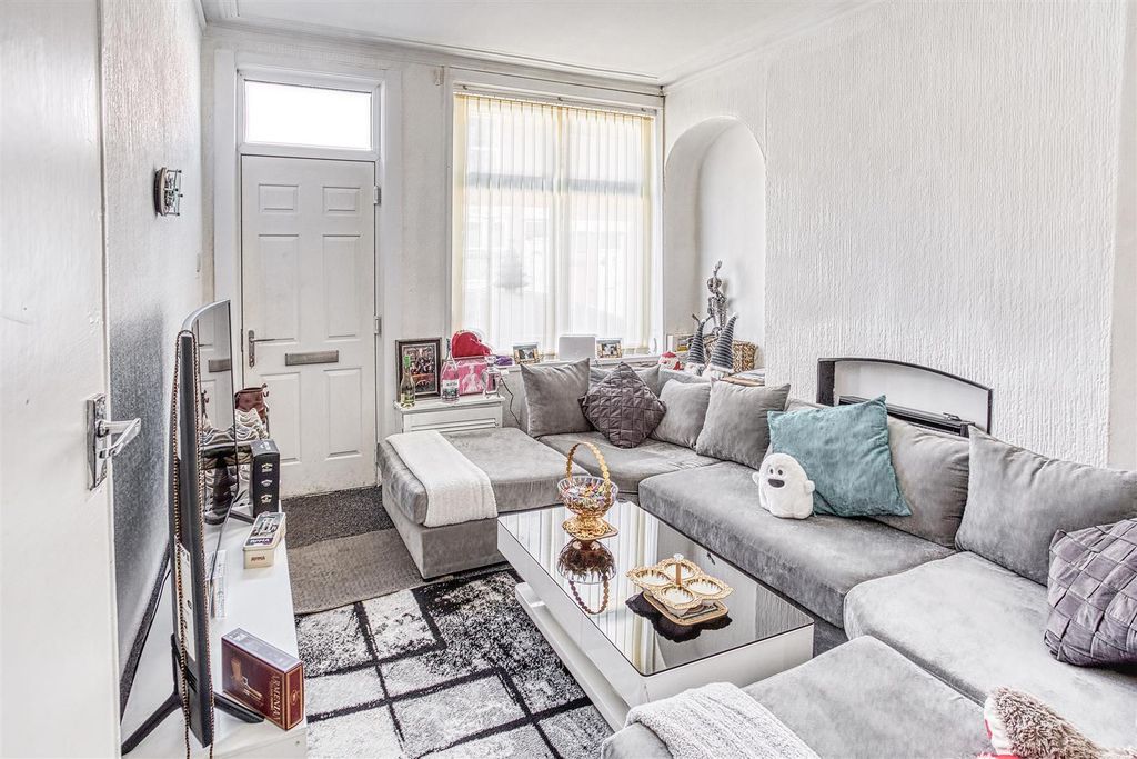 Property photo 2 of 10 316A5617_Hdr.Jpg