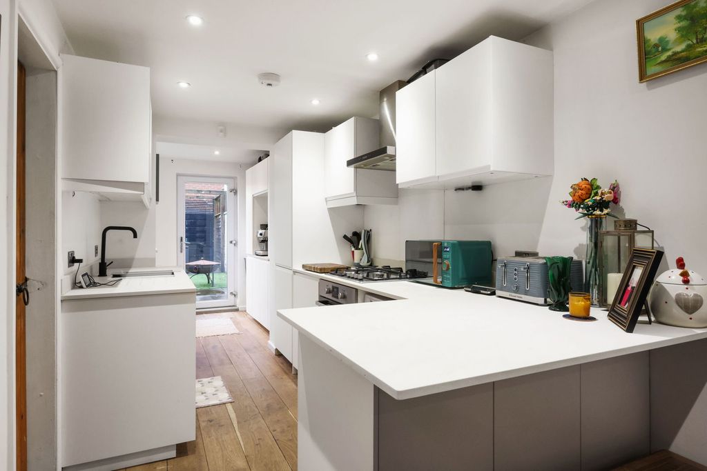 Property photo 3 of 13