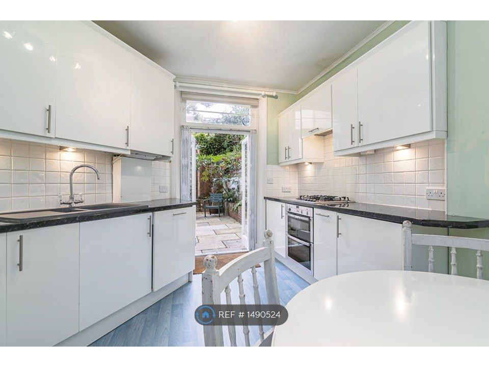 Property photo 3 of 13 Eat-In Kitchen