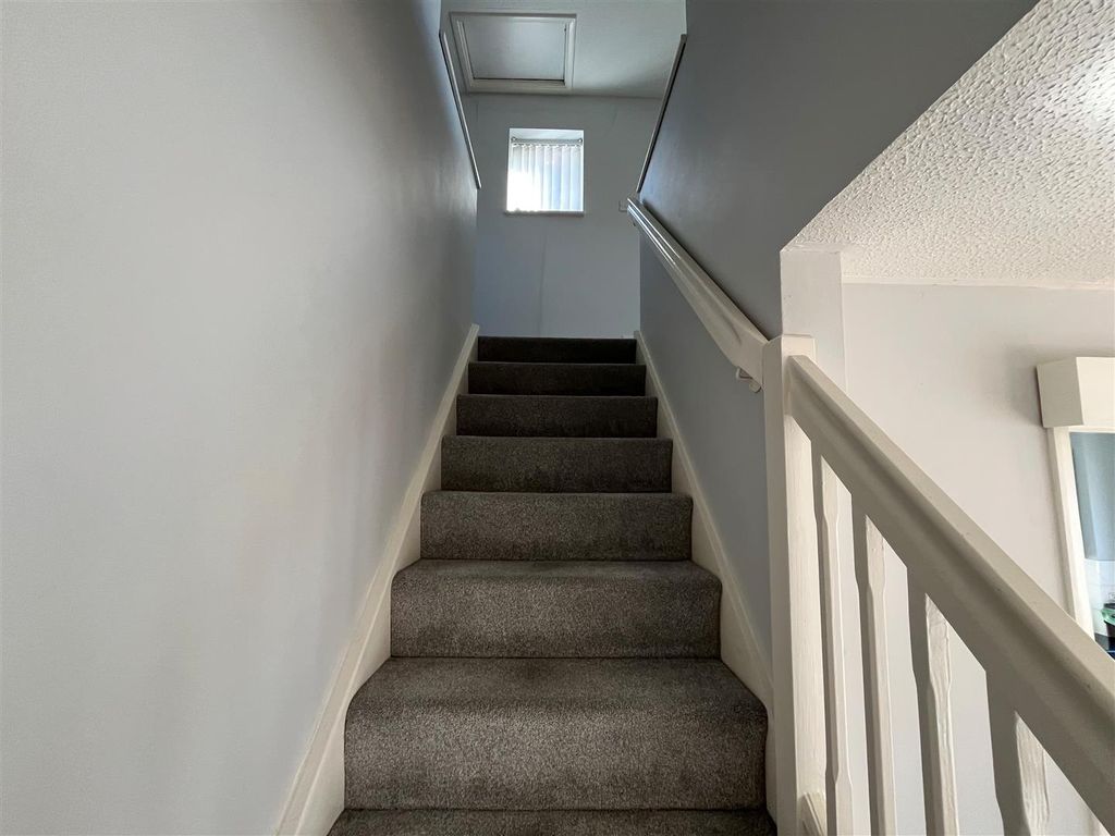 Additional image 7 of 3 bed semi-detached house to rentFenners, Weston-Super-Mare BS22