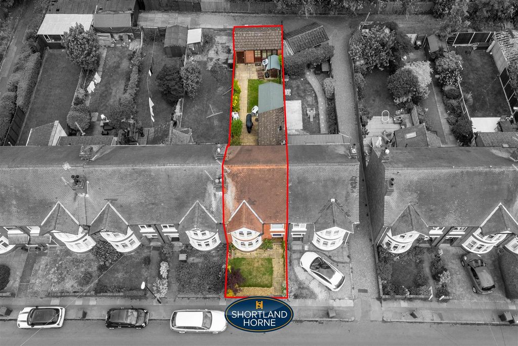 Property photo 2 of 19 11 Gregory Avenue Wm (20 Of 22).Jpg