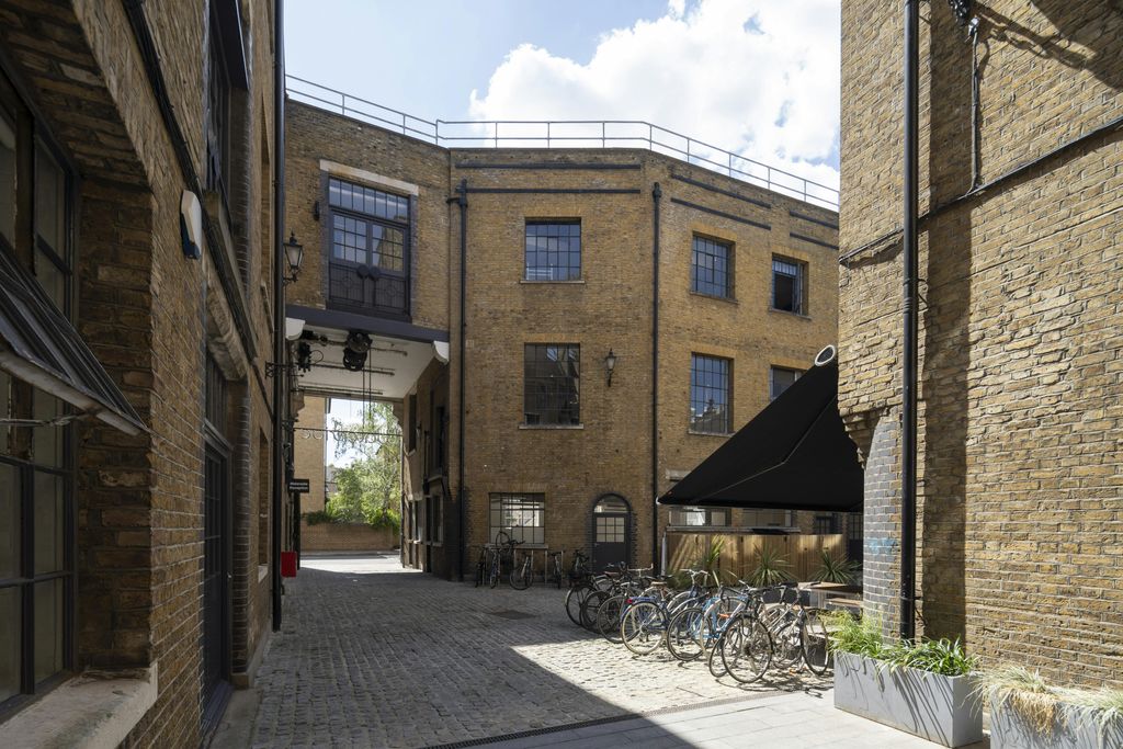 Property photo 3 of 9 MC41380388Hr.Jpg