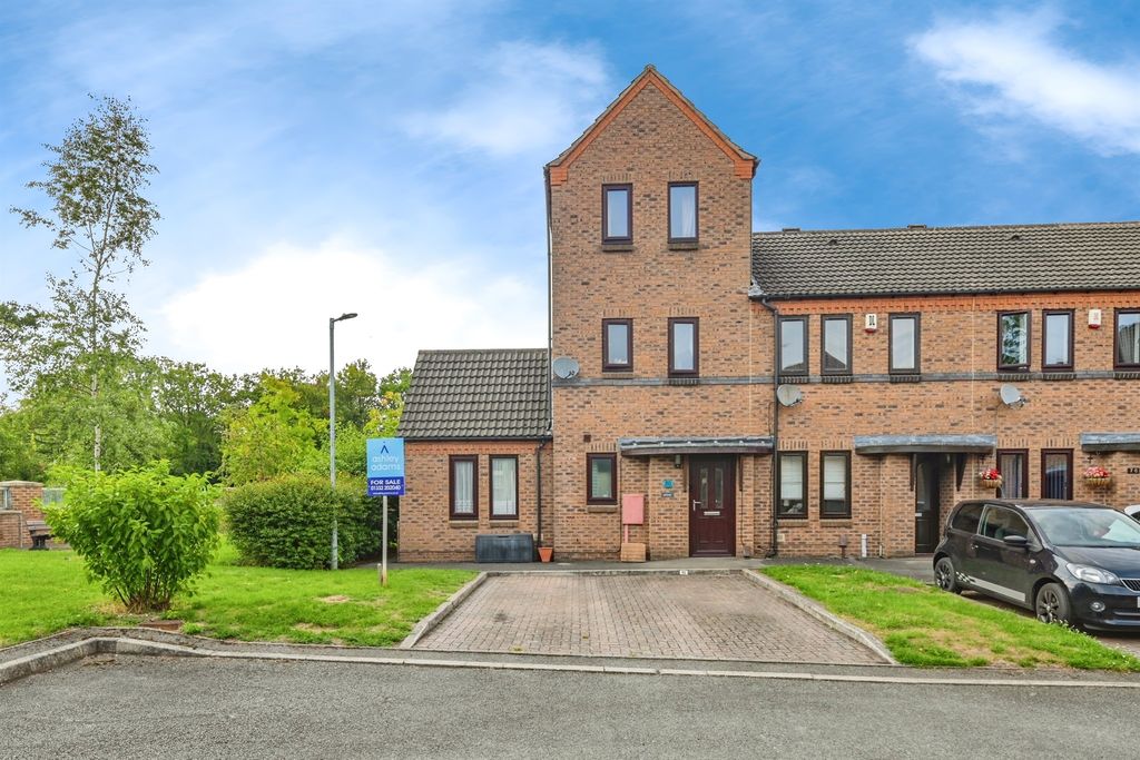 Property photo 1 of 17