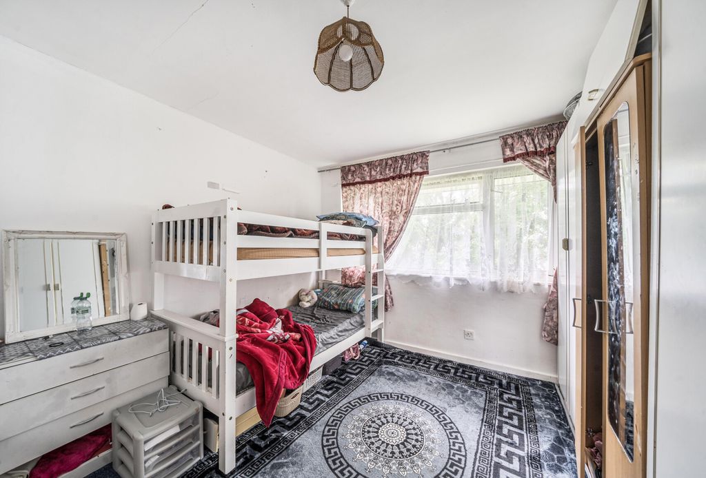 Property photo 3 of 9 1298345-2-6836F63...