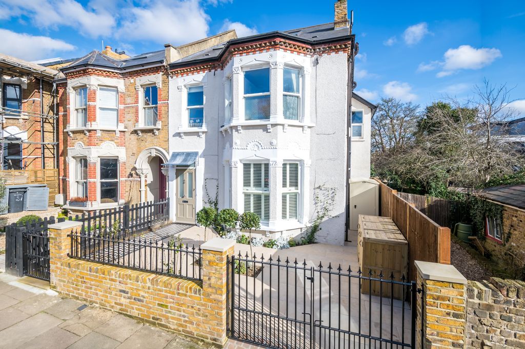 Property photo 1 of 31