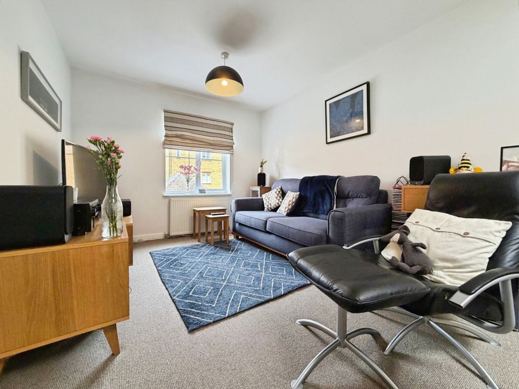 Property photo 3 of 12