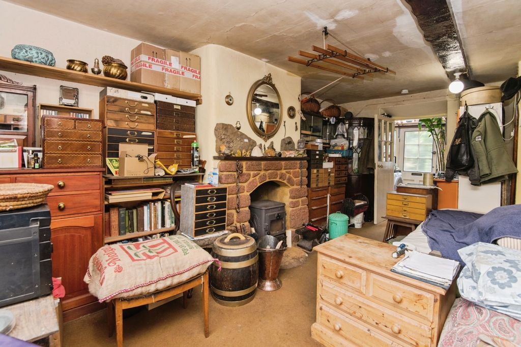 Property photo 3 of 16 Photo