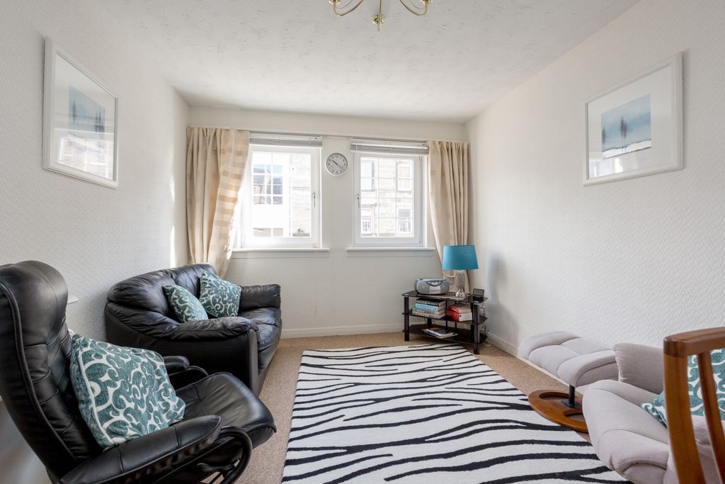 Property photo 3 of 8 Property Image 4