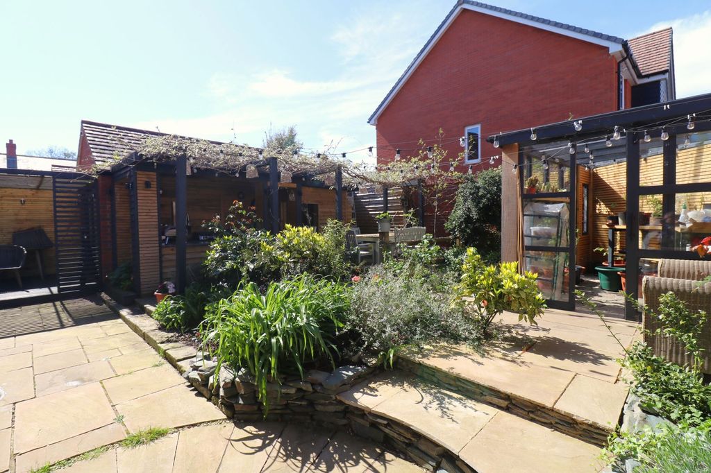 Property photo 2 of 22