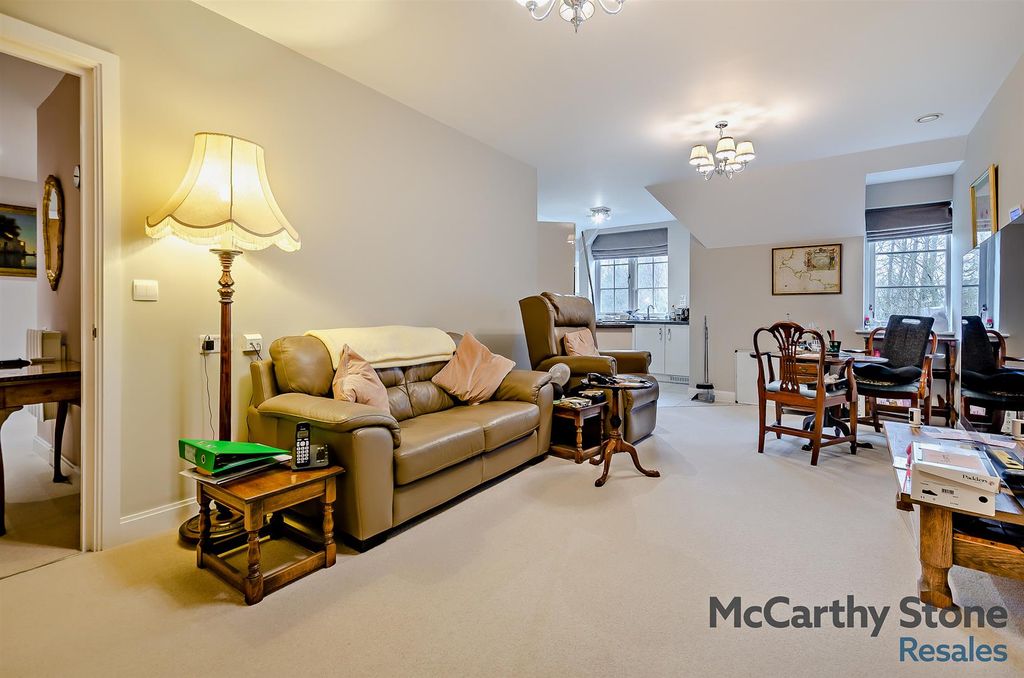 Property photo 3 of 22 8636925-Interior12-800.Jpg