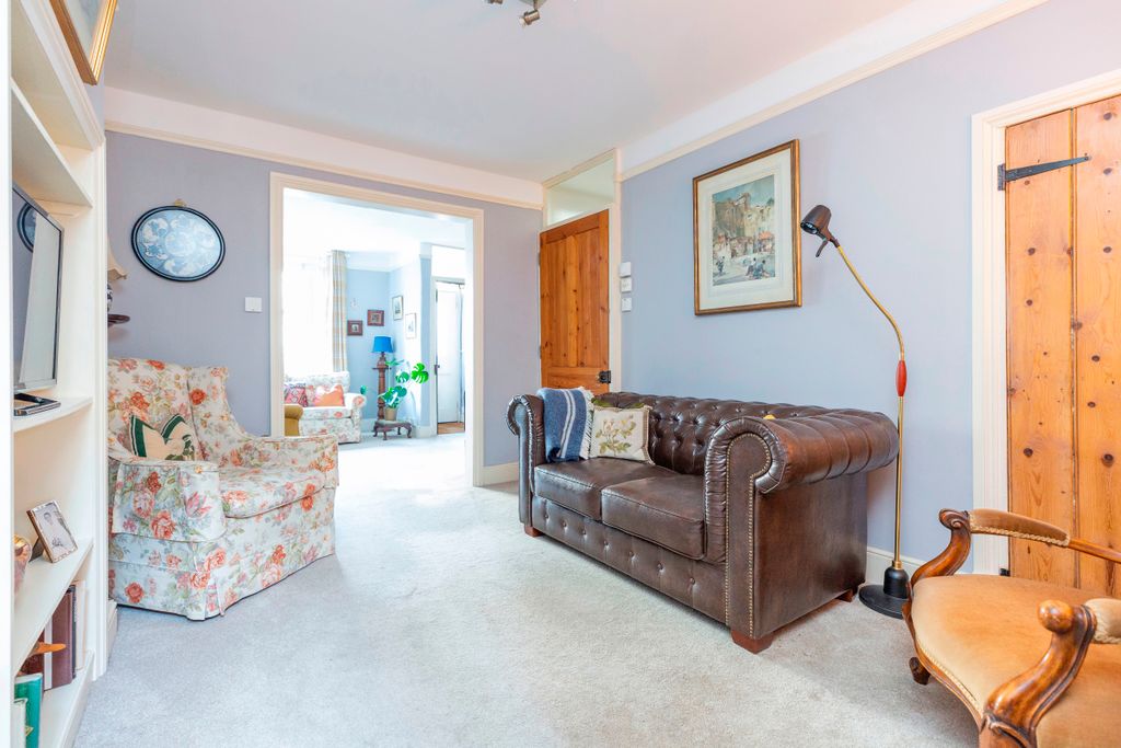 Property photo 3 of 23