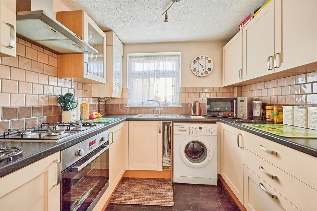 Property photo 2 of 14