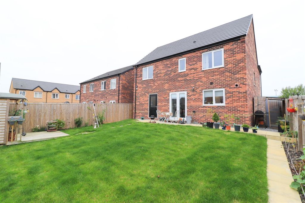 Property photo 2 of 13