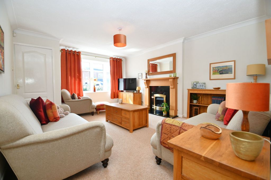 Property photo 2 of 27