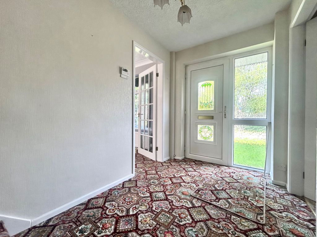 Property photo 2 of 27