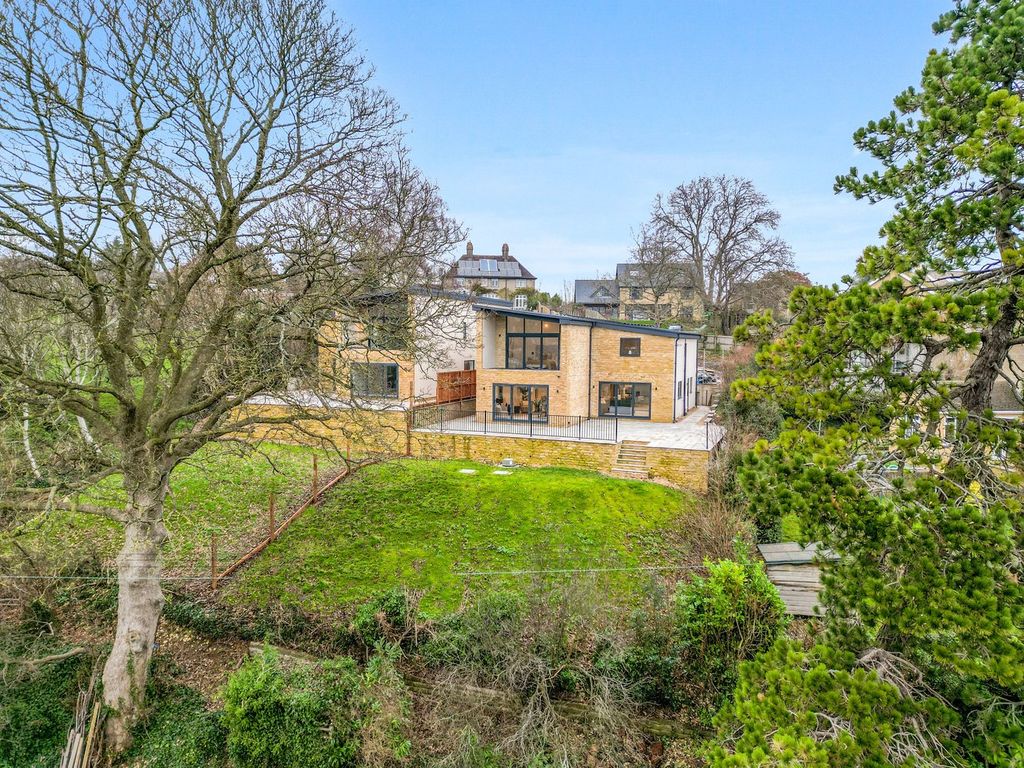 Property photo 1 of 25