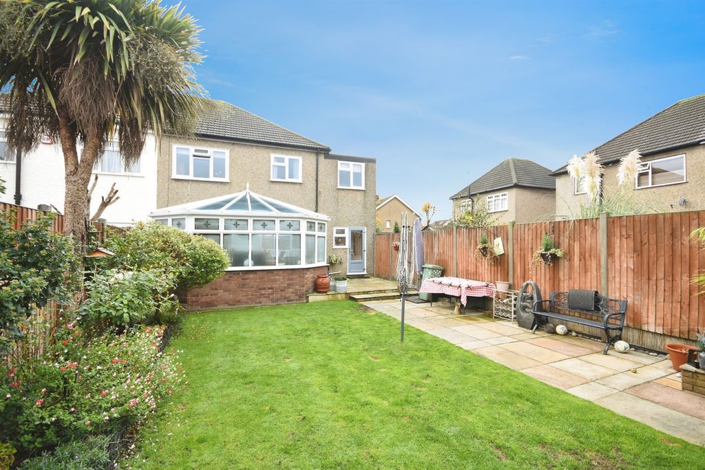 Property photo 2 of 17