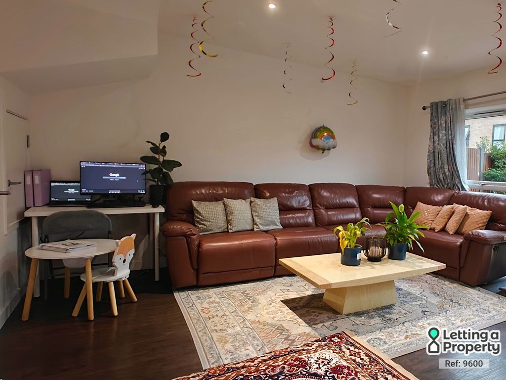 Property photo 3 of 27