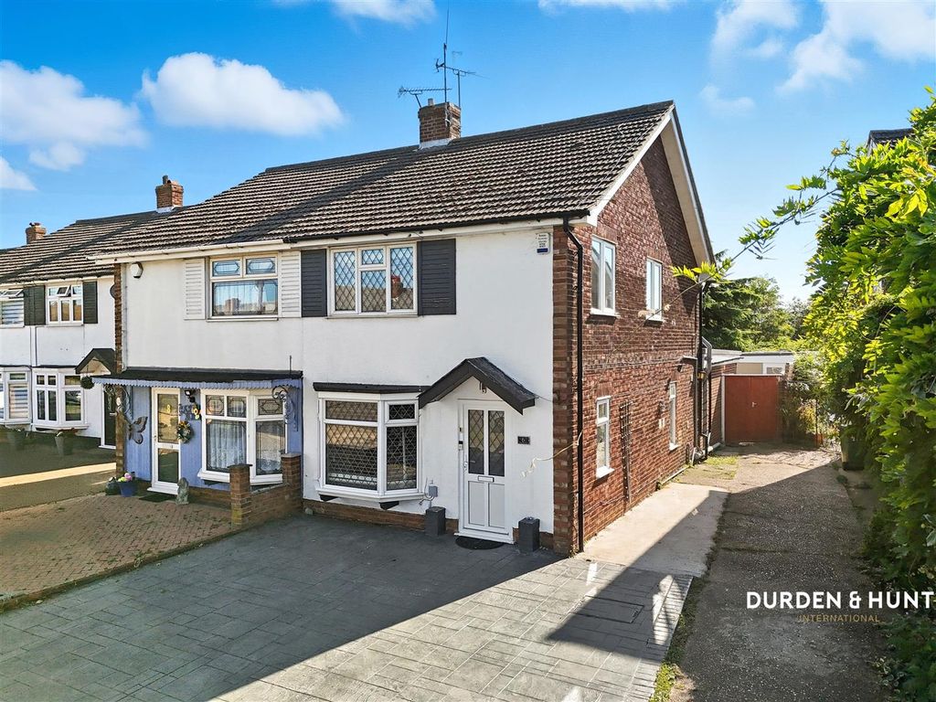 Property photo 1 of 22 Wood Lane