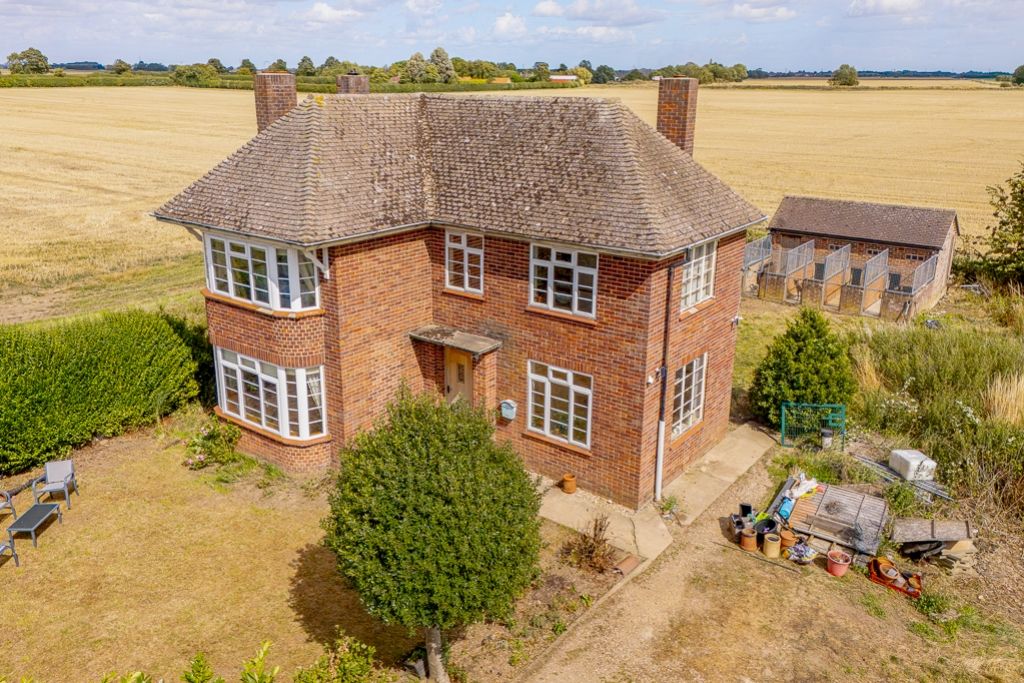 Property photo 1 of 21 West View (Donington)-4