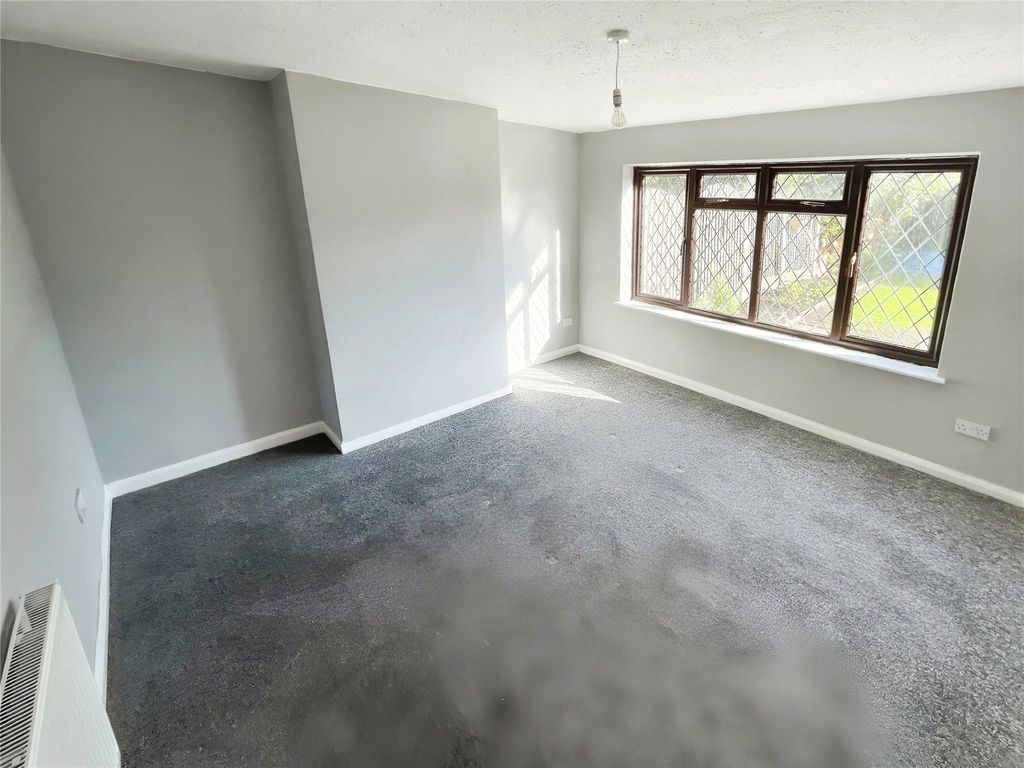 Property photo 3 of 10 Dining Room