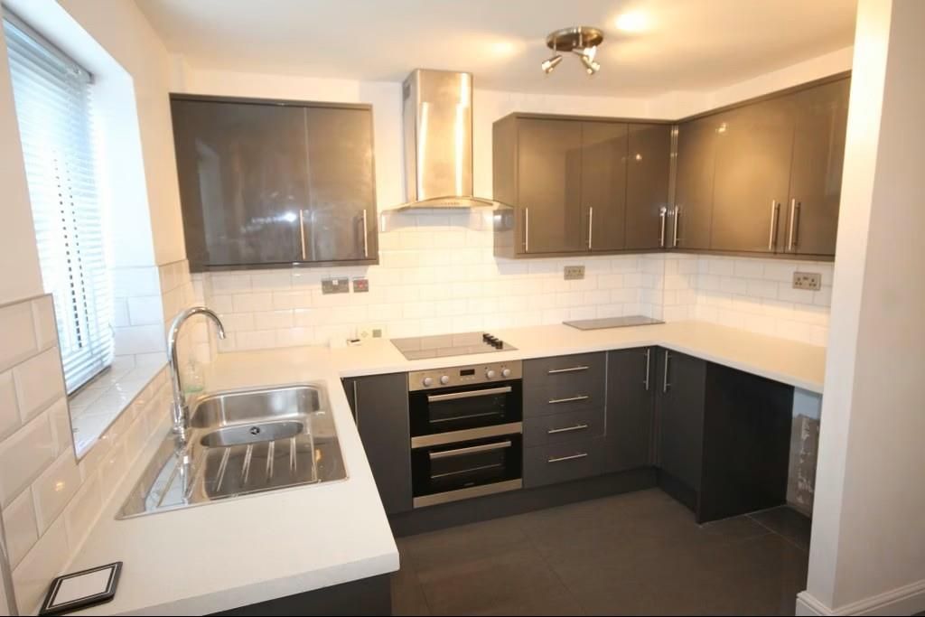 Property photo 2 of 10 Kitchen2.Jpg