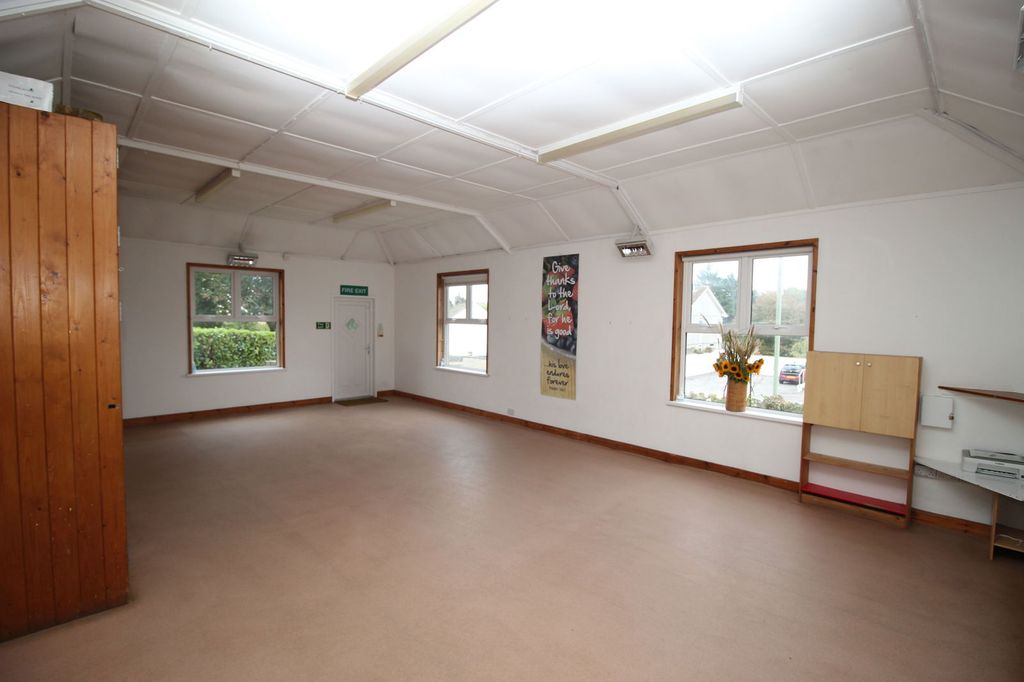 Property photo 2 of 7